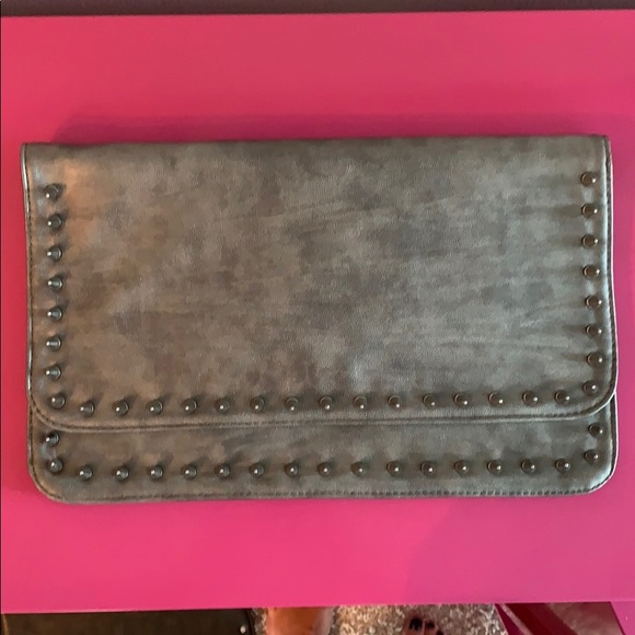 Spiked Clutch - Picture 1 of 4